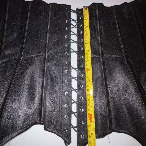 Elegant Black Corset Shapewear - Picture 2 of 8